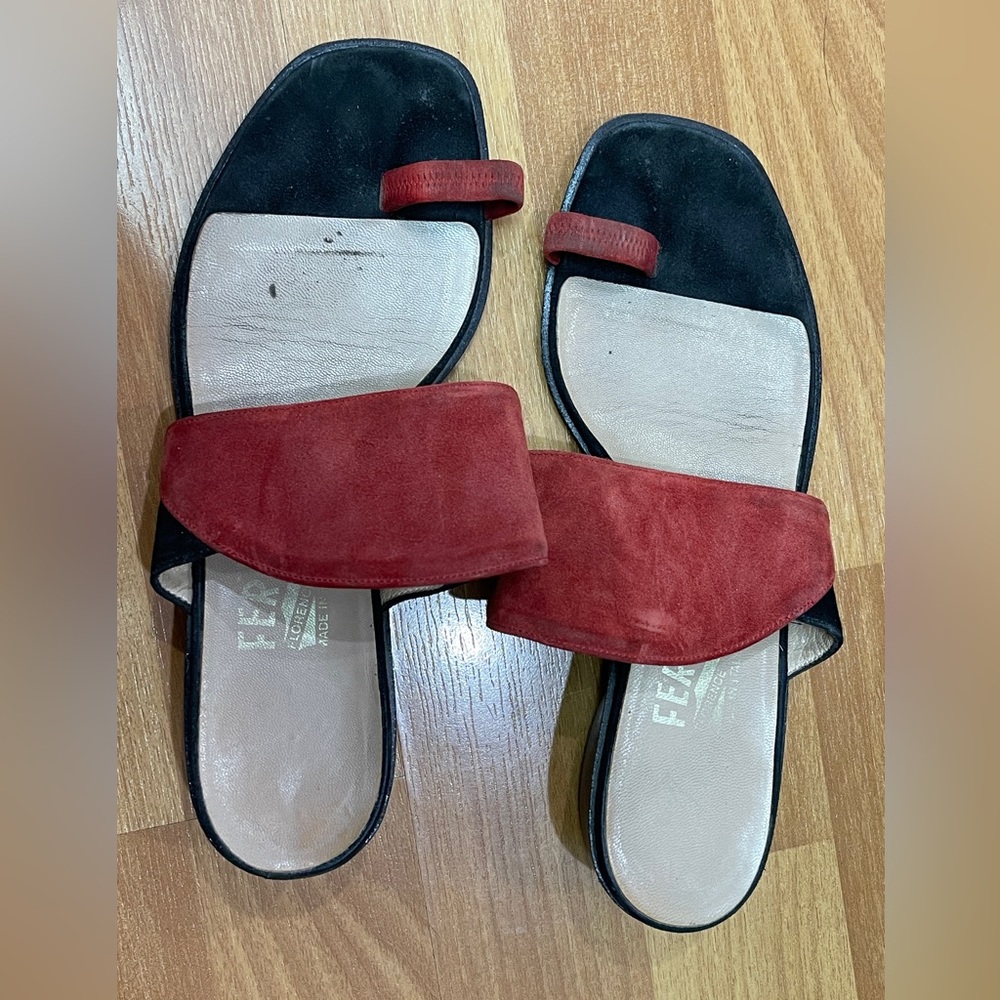 Beautifully Designed And Comfortable. - image 1